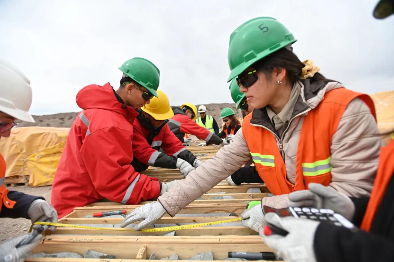 Archivo de prácticas en  Glencore Pachón