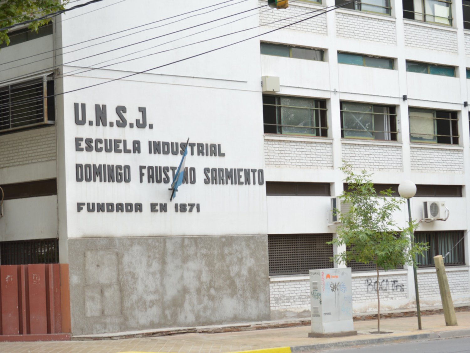 Escuela Industrial Domingo Faustino Sarmiento. Fuente de imagen: Archivo Google