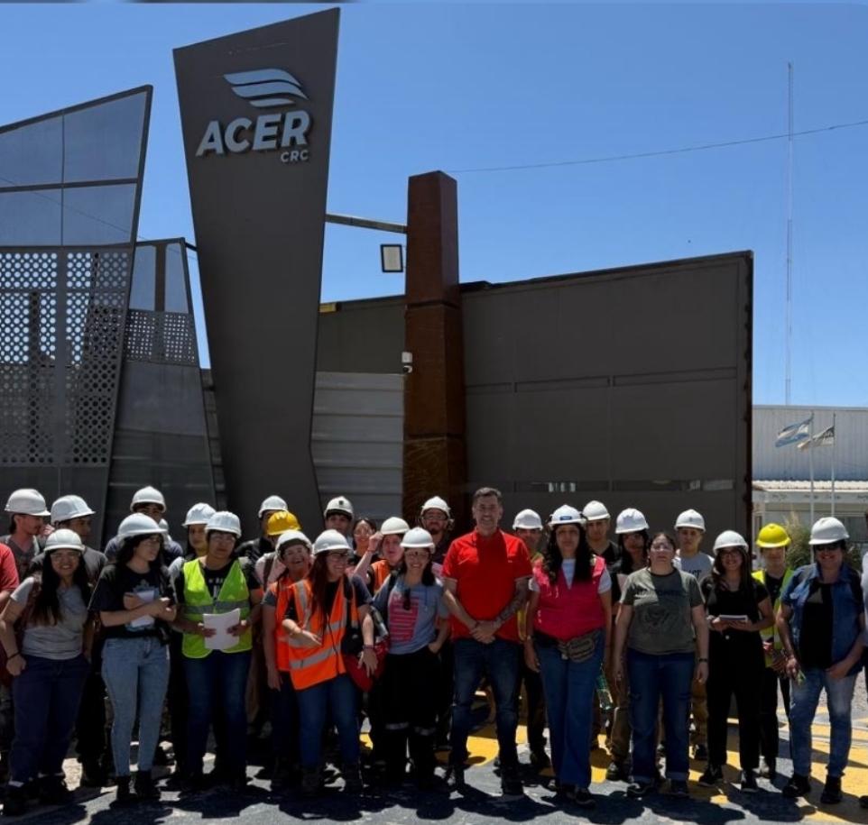 ACER no solo trabaja con el presente sino que también lo hace con el futuro, abriendo las puertas a los futuros mineros y colaborando con pasantías ACER no solo trabaja con el presente sino que también lo hace con el futuro, abriendo las puertas a los futuros mineros y colaborando con pasantías