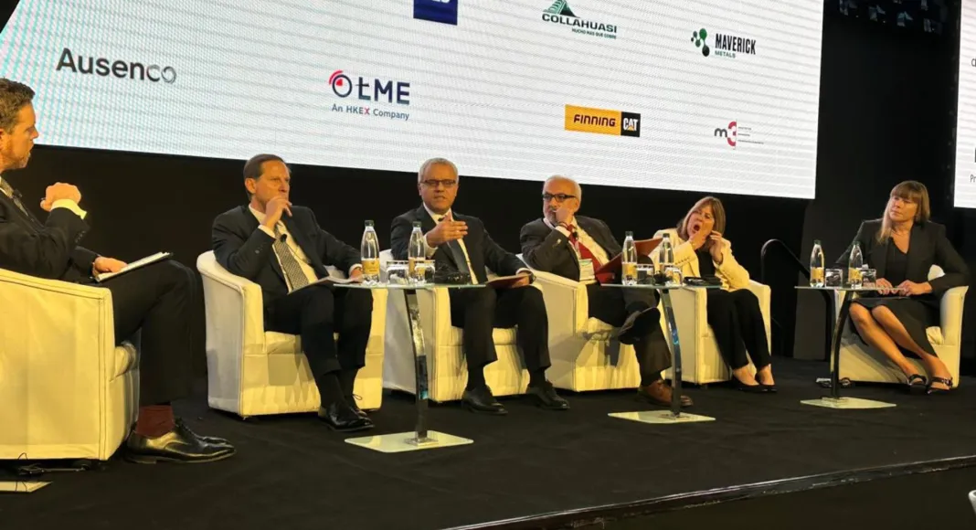 El presidente de Escondida | BHP, Alejandro Tapia, expuso en el World Copper Summit organizado por CRU, donde abordó los desafíos y oportunidades que tiene Chile para enfrentar la demanda de cobre mundial, que aumentará en un 70% hacia 2050.