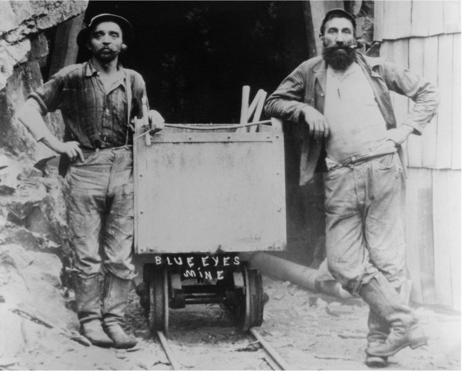 Acero y Roca | Magazine Minero - Arancibia, líder del GEN, pone contra las cuerdas al gobierno y las mineras