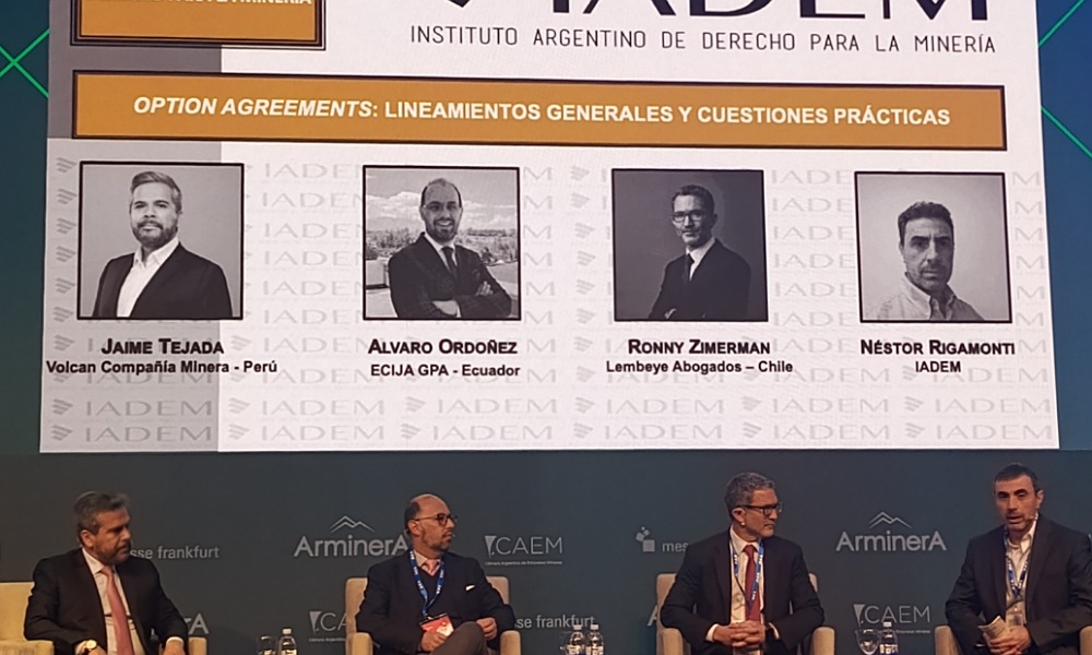 Fuente de imagen: Acero y Roca. Jaime Tejada en Arminera 2025 advierte sobre la minería informal en Perú.