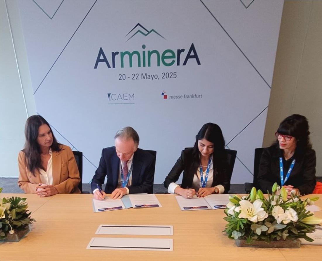 Gustavo Weiss, Presidente de CAMARCO, y Laura Hernández, Presidenta de WIM Argentina firmaron este histórico acuerdo