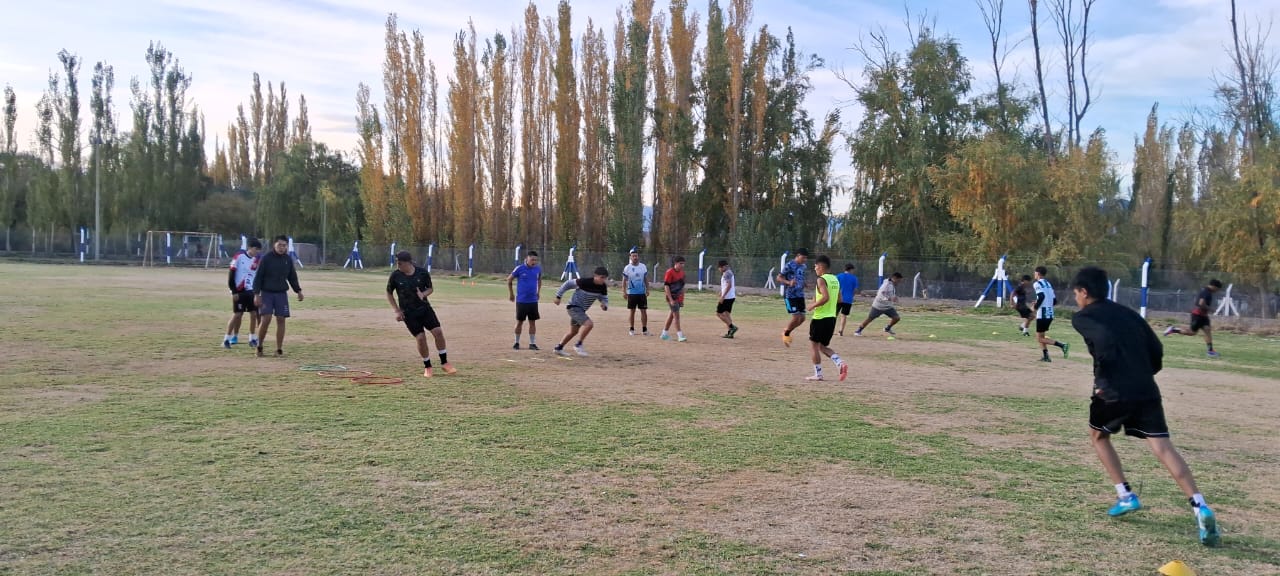 Acero y Roca | Magazine Minero - De Calingasta al país: el fútbol como sueño y motor de inclusión