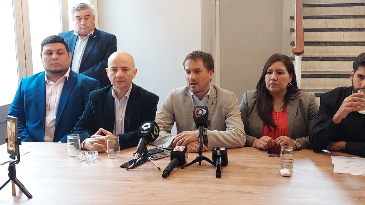 El diputado nacional Francisco Monti (UCR), junto a los diputados provinciales Silvana Carrizo, Tiago Puente (UCR), Adrián Brizuela y Federico Lencina (LLA), denunciaron a Jalil gobernador de Catamarca