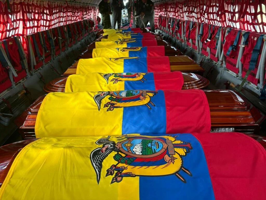 Acero y Roca | Magazine Minero - Once militares mueren en operativo contra la minería ilegal en Ecuador