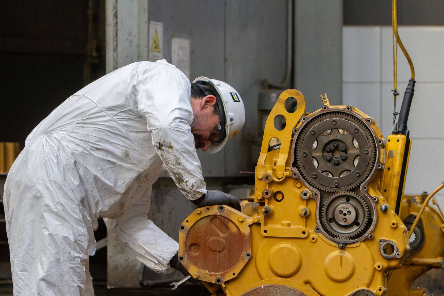 El programa de reconstrucción de equipos Caterpillar que Finning ha puesto en marcha presenta muchos interrogantes y dudas.