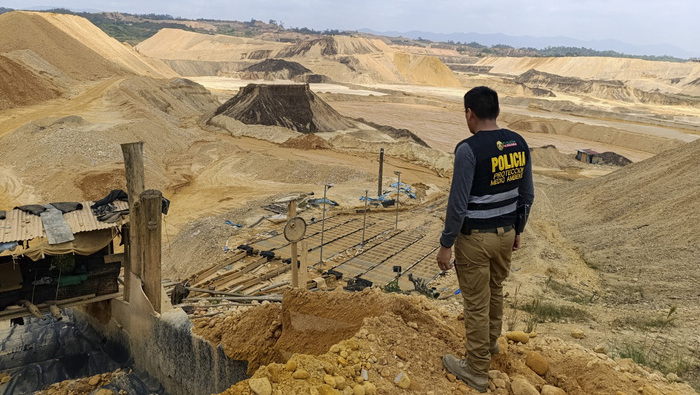 Los peruanos ven en la minería ilegal una fuente de financiación ilegal para los políticos.