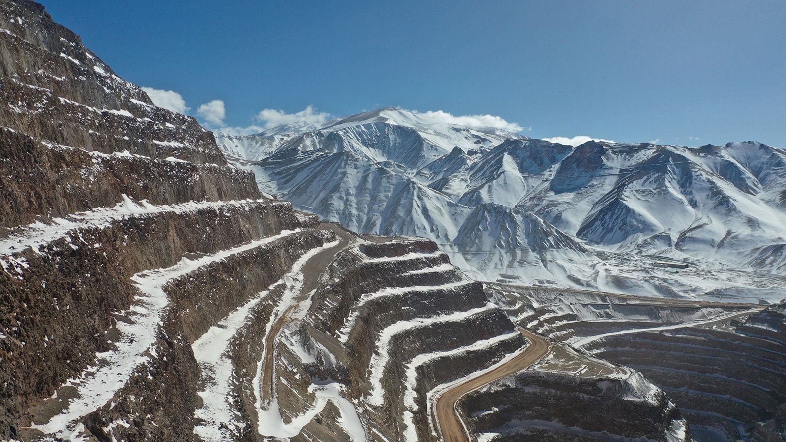 Acero y Roca | Magazine Minero - Las dos caras de las licitaciones mineras. Veladero lanza nuevos procesos licitatorios