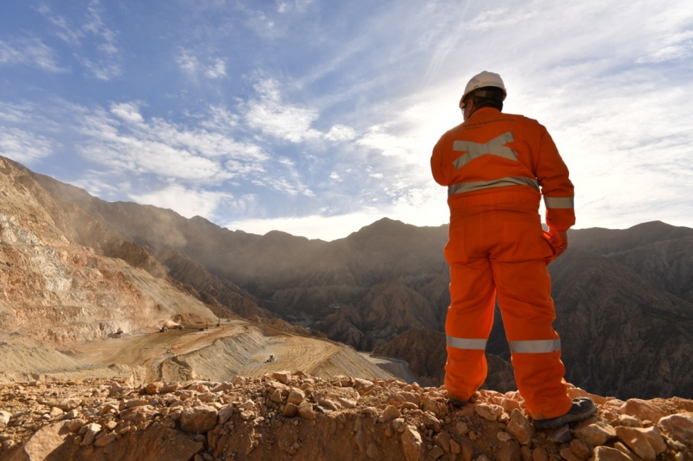 Acero y Roca | Magazine Minero - Orrego lleva el Día de la Minería a Veladero: 20 años de historia en la montaña