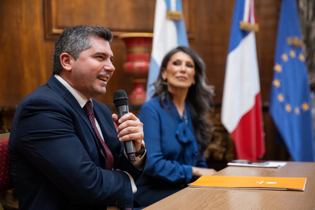 Marcelo Orrego fue invitado a disertar en la Embajada de Francia, en Ciudad de Buenos Aires, en el marco de la firma del Acuerdo de Entendimiento en materia de minerales críticos entre Argentina y Francia. Marcelo Orrego fue invitado a disertar en la Embajada de Francia, en Ciudad de Buenos Aires, en el marco de la firma del Acuerdo de Entendimiento en materia de minerales críticos entre Argentina y Francia.