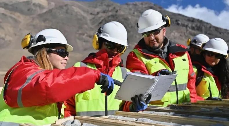 Acero y Roca | Magazine Minero - ¿Cuánto empleo genera la minería en San Juan y cómo impacta en la economía?