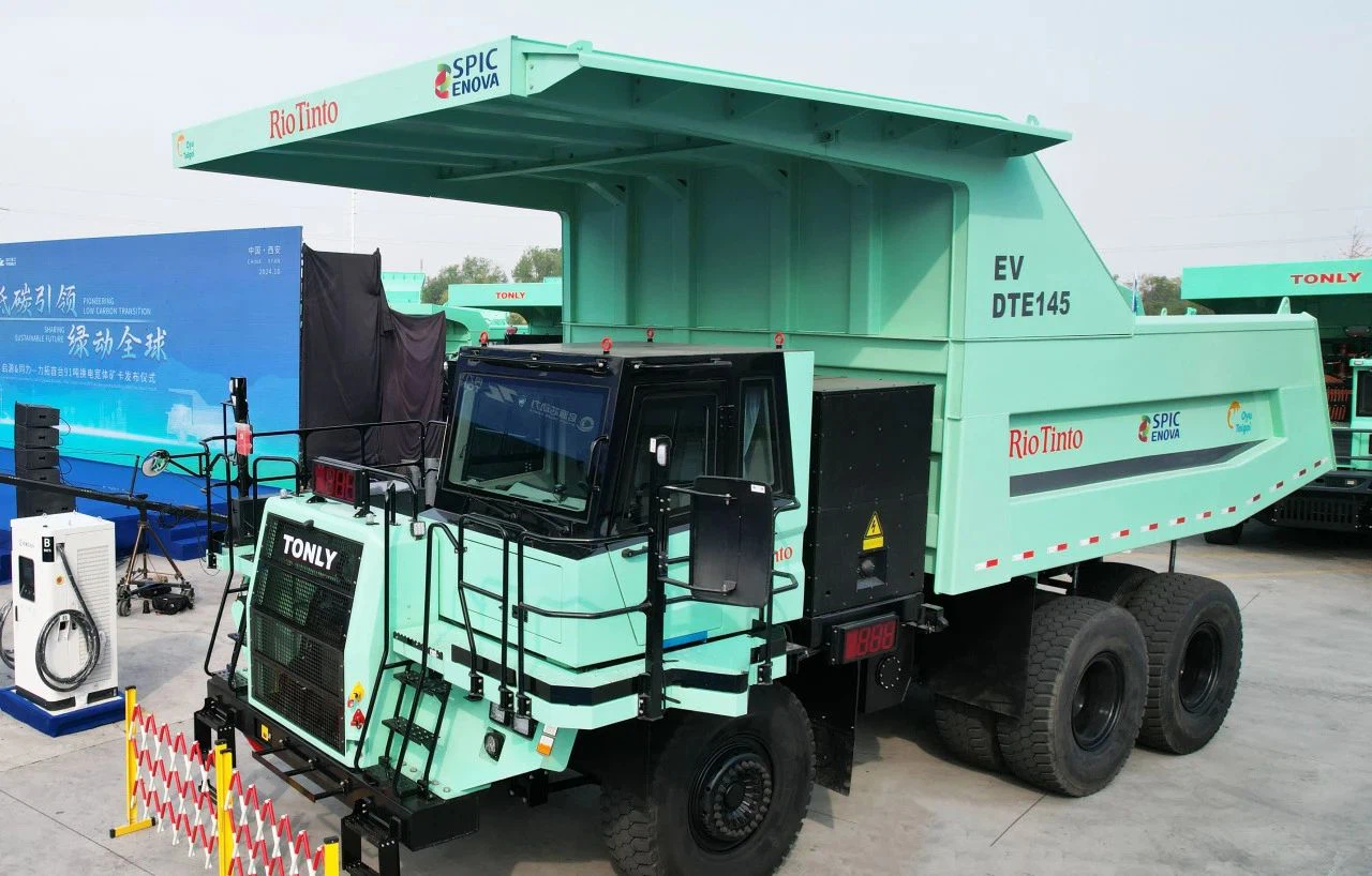 El camión minero de carrocería ancha DTE145 de 91 toneladas es es un logro histórico de la estrecha cooperación entre Tongli Heavy Industry y Qiyuan Core Power.