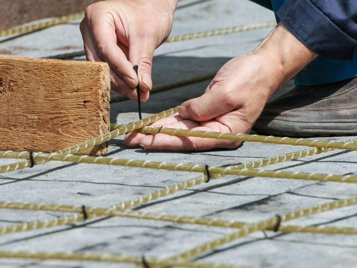 La varilla de refuerzo compuesta de polímero reforzado con fibra de vidrio (GFRP) es ideal para refuerzos en construcciones de hormigón armado.