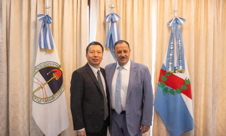 El gobernador de La Rioja, Ricardo Quintela, avanza con el acuerdo de cooperación con la empresa china Hainan Trailblazer New Material Technology Co. Ltd., para realizar exploración minera en la provincia.