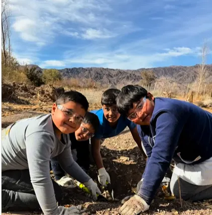 Estudiantes de la Escuela Puchuzum-Calingasta. Fuente de imagen: ALH Geofísica