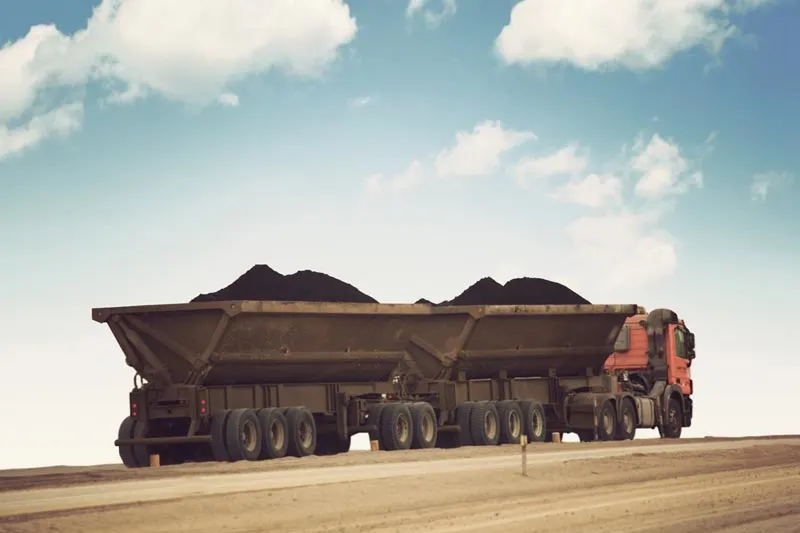 Transporte de minerales en Argentina con bitrenes
