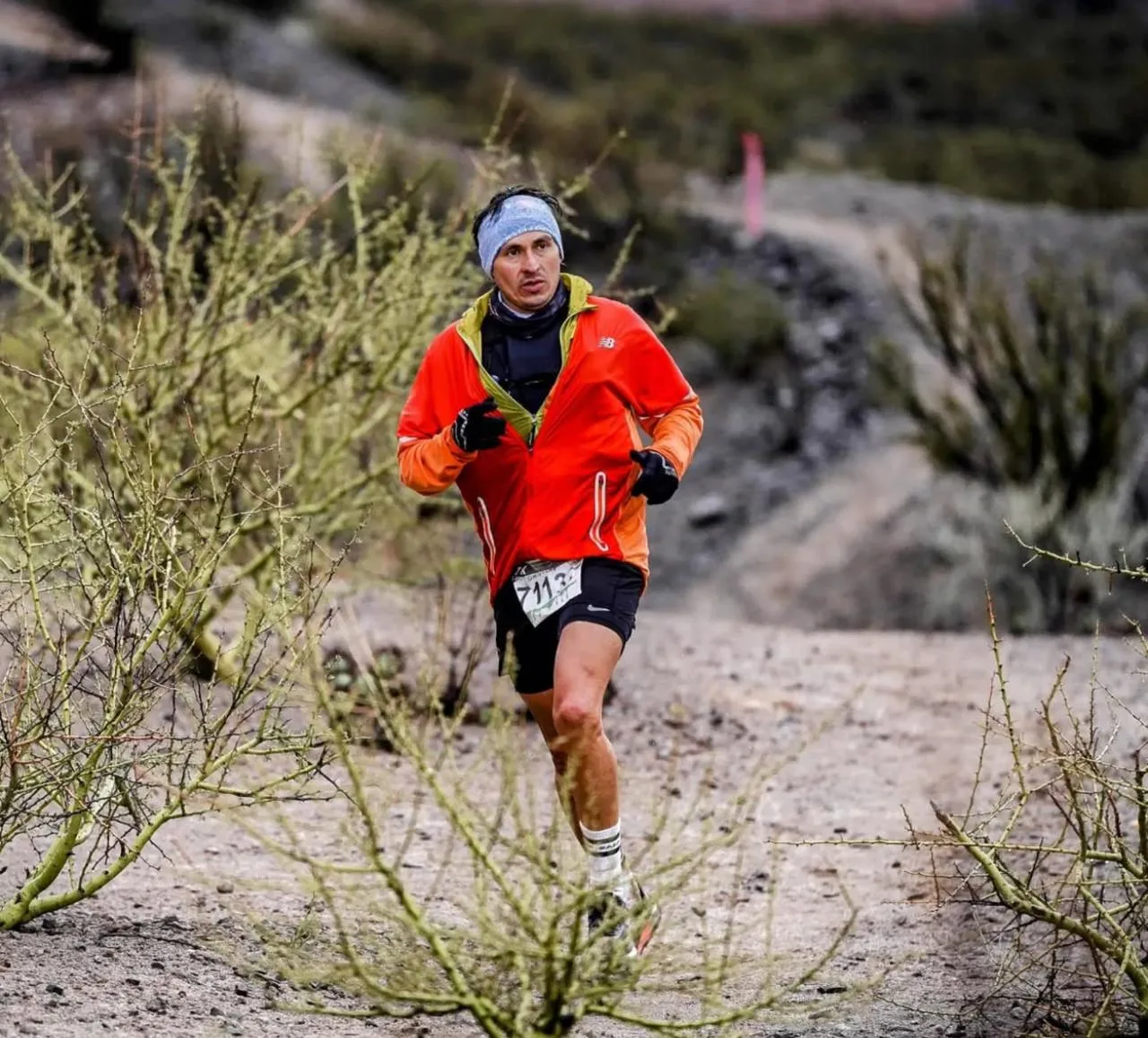 Gastón Dávila, minero de Gualcamayo, se prepara para entrenar en la montaña