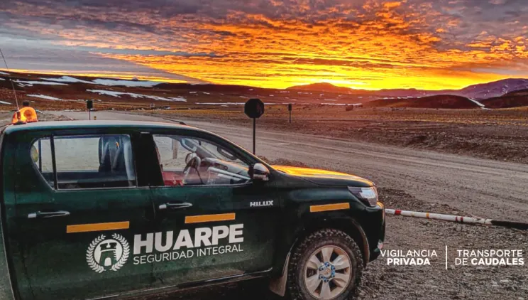 Vehículos de seguridad y transporte de caudales de la empresa Huarpe en Santa Cruz, Argentina.