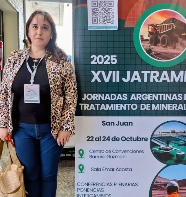 Retrato de María Paula Fabani, investigadora de CONICET y docente universitaria, especializada en minería sostenible y biochar.