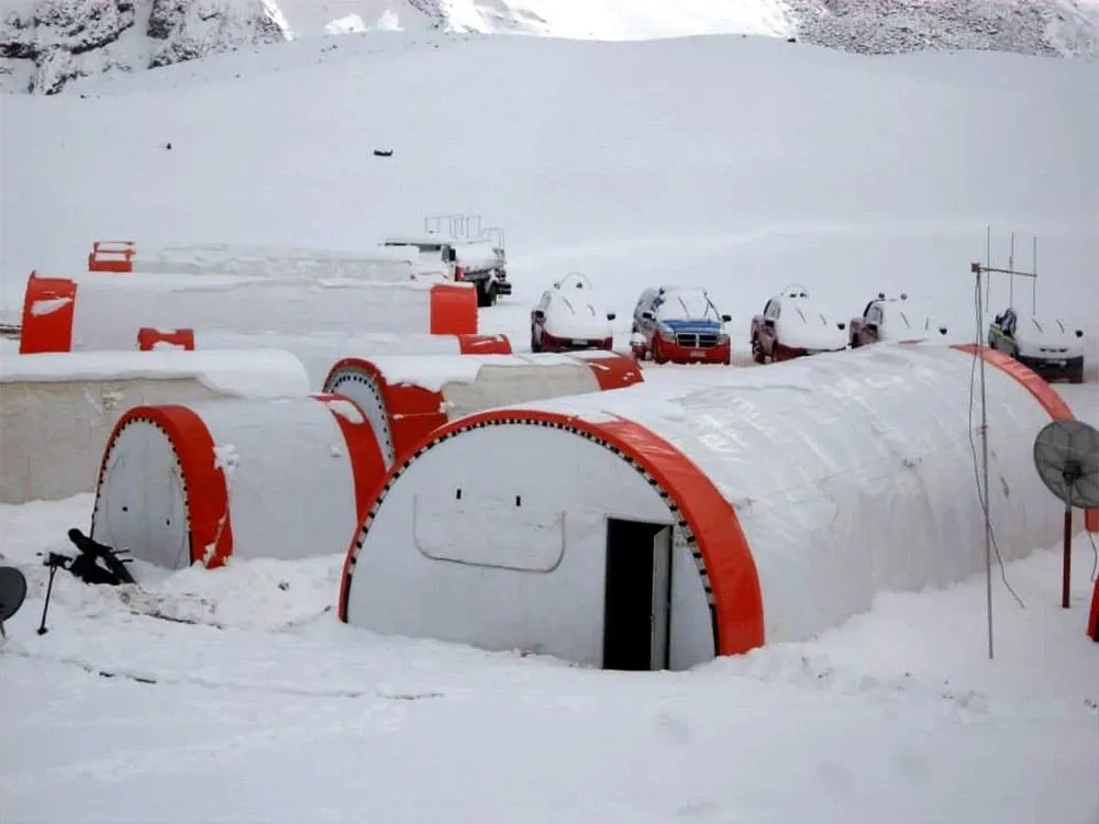 Refugios térmicos en un campamento minero