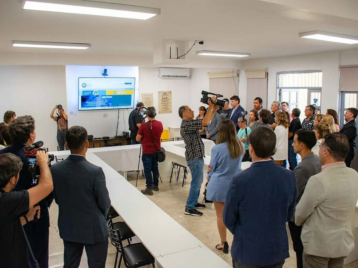  Inauguración de un aula híbrida de la UNSJ en la localidad minera de Los Berros, Sarmiento.