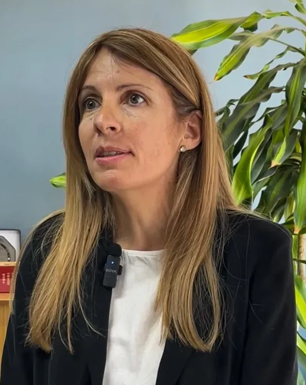 Foto de María Eugenia Basualdo, líder de Relaciones Comunitarias en Glencore
