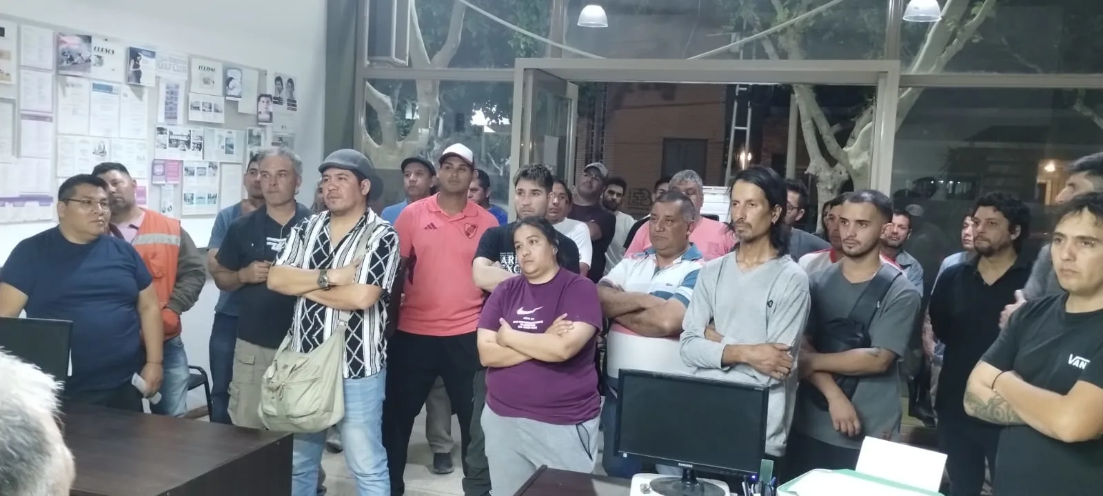 Protesta de mineros desocupados en San Juan por la crisis social y la falta de empleo.