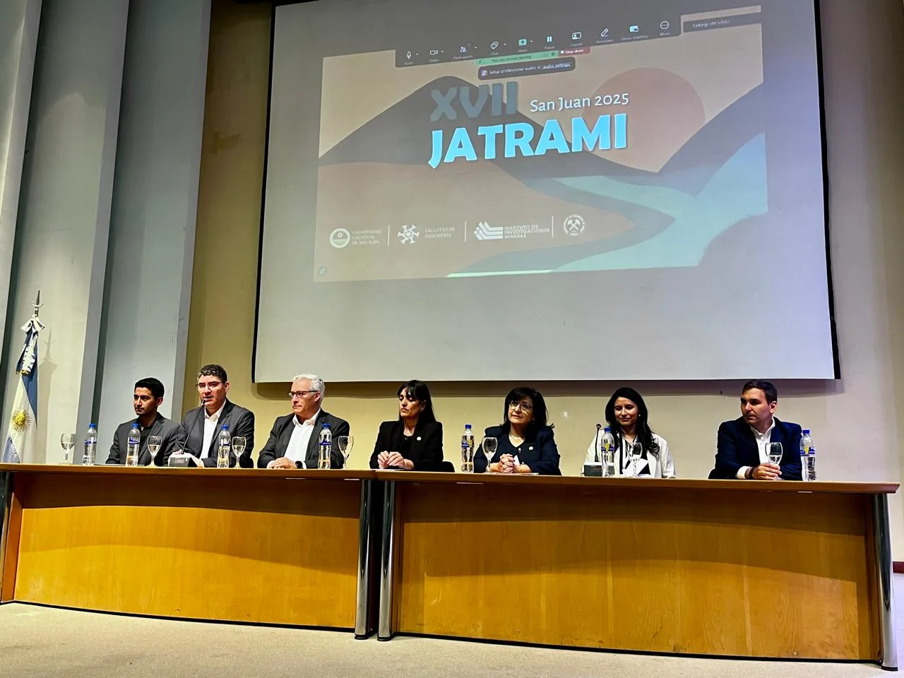 Acto de apertura de las XVII Jornadas Argentinas de Tratamiento de Minerales (JATRAMI 2025) en San Juan.