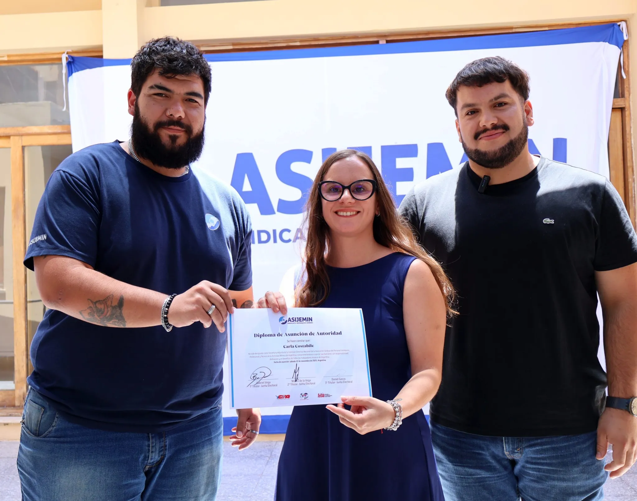 Retrato de Carla Costabile, dirigente sindical de ASIJEMIN, con expresión profesional.