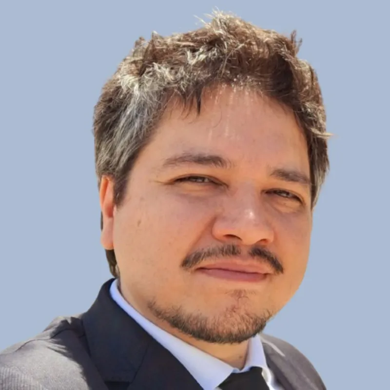 Dr. Álvaro Andrés Erices Bravo, abogado y creador del primer curso de Minería Espacial en Argentina.