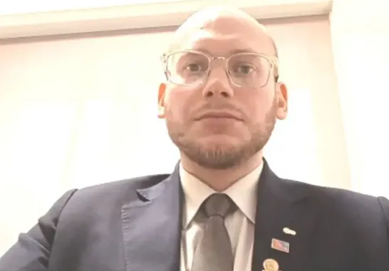 Retrato de Federico Breden, vicepresidente de CAME Joven, experto en el vínculo entre minería y Pymes.