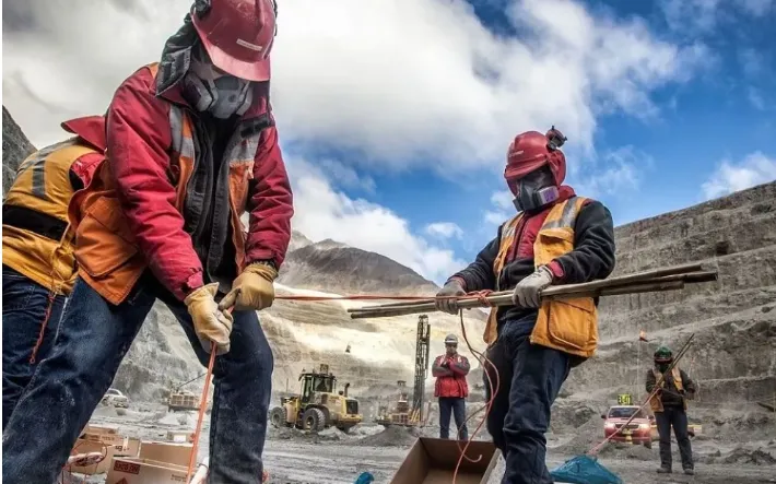 Acero y Roca | Magazine Minero - Reforma Laboral 2025: ¿Cómo transformará la minería sanjuanina?