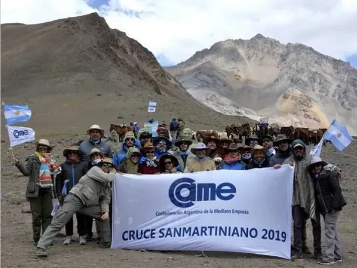 Grupo de CAME durante la expedición del Cruce de los Andes en San Juan.