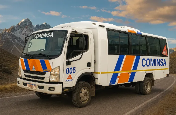 Camión Carrozado 4x4 de COMINSA para transporte minero en alta montaña