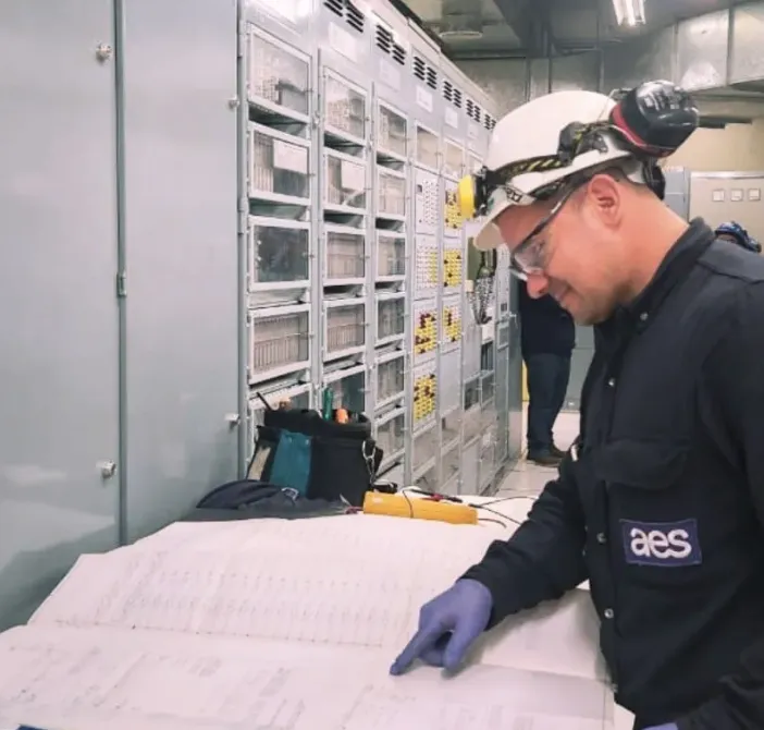 Retrato de Guillermo Nicolás Orona, socio de Génesis Automatizaciones, profesional en ingeniería y energías renovables.