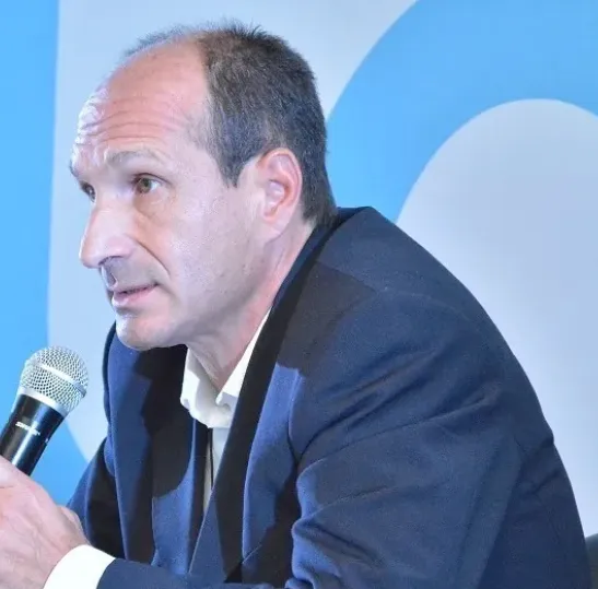 Retrato de Iván Gutiérrez, Gerente General de Intersat, un experto en conectividad para la minería.