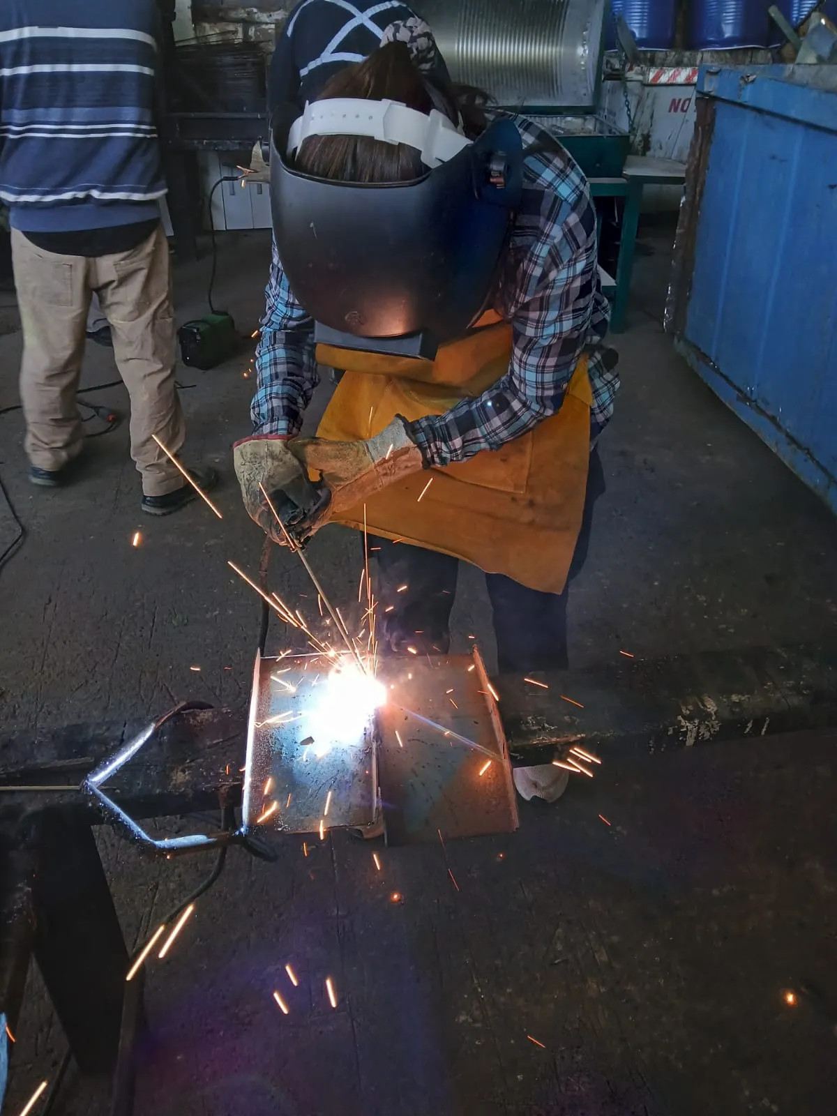 Acero y Roca | Magazine Minero - Metalúrgica Liniers dicta en primer taller metalúrgico exclusivo para mujeres en San Juan