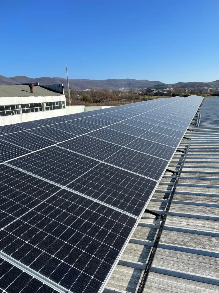 San Juan adelanta un cambio en la Ley de residuos para tratar los paneles solares descartados de la minería