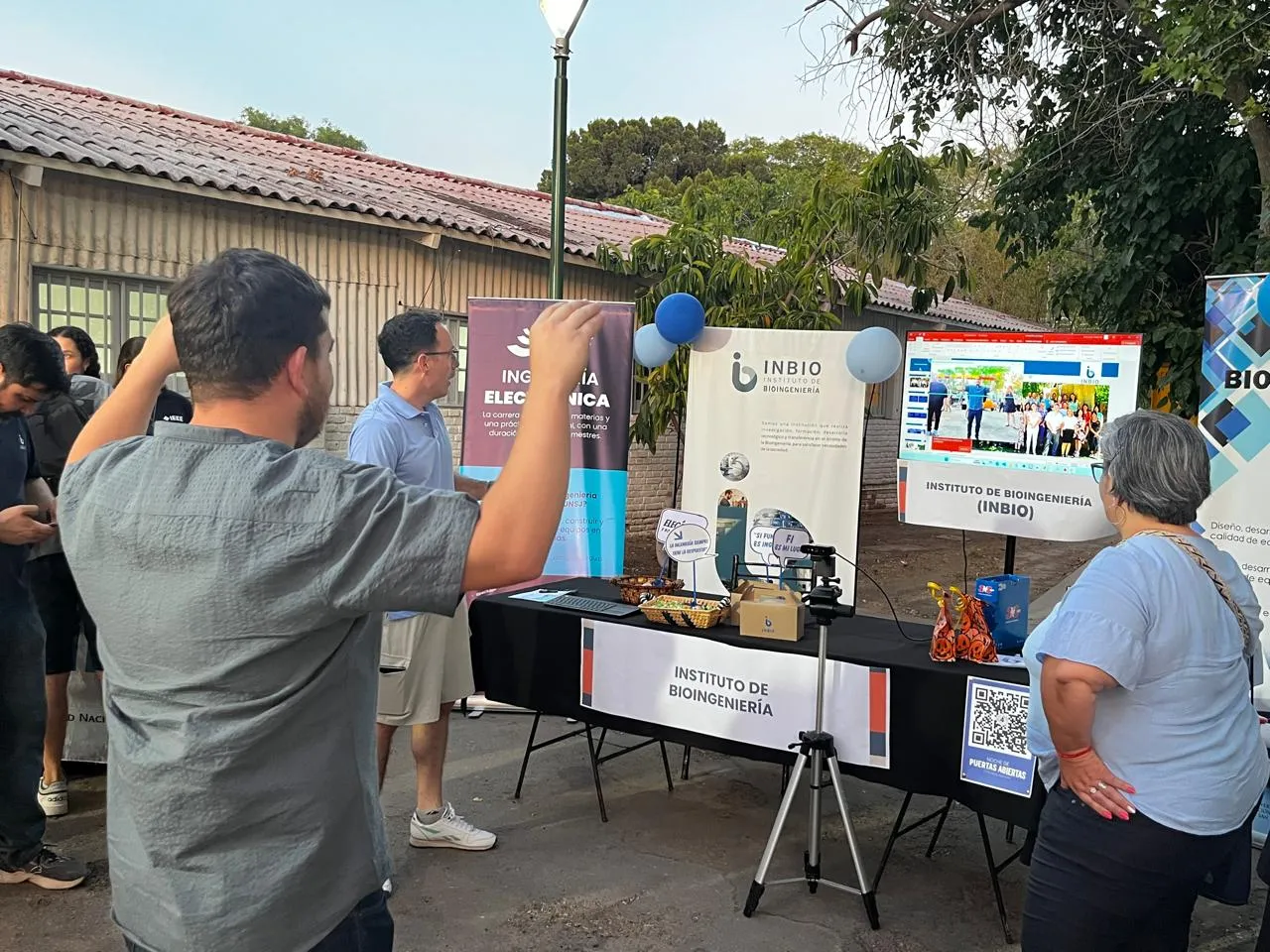 Competencia de proyectos en la Noche de Puertas Abiertas UNSJ.