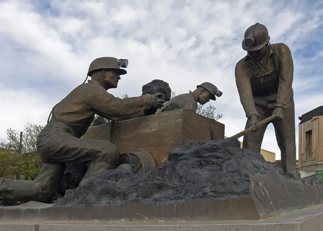Estatua de mineros