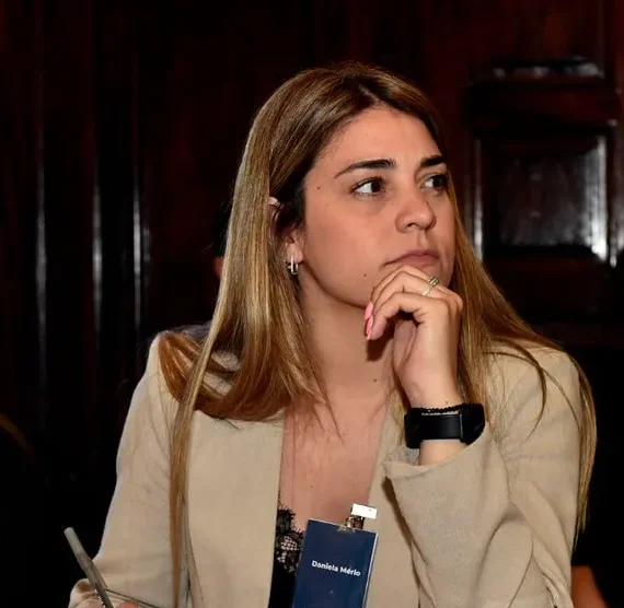 Retrato de Daniela Merlo, Directora de Prevención y Asistencia de Consumos Problemáticos de San Juan, responsable de las políticas de prevención.