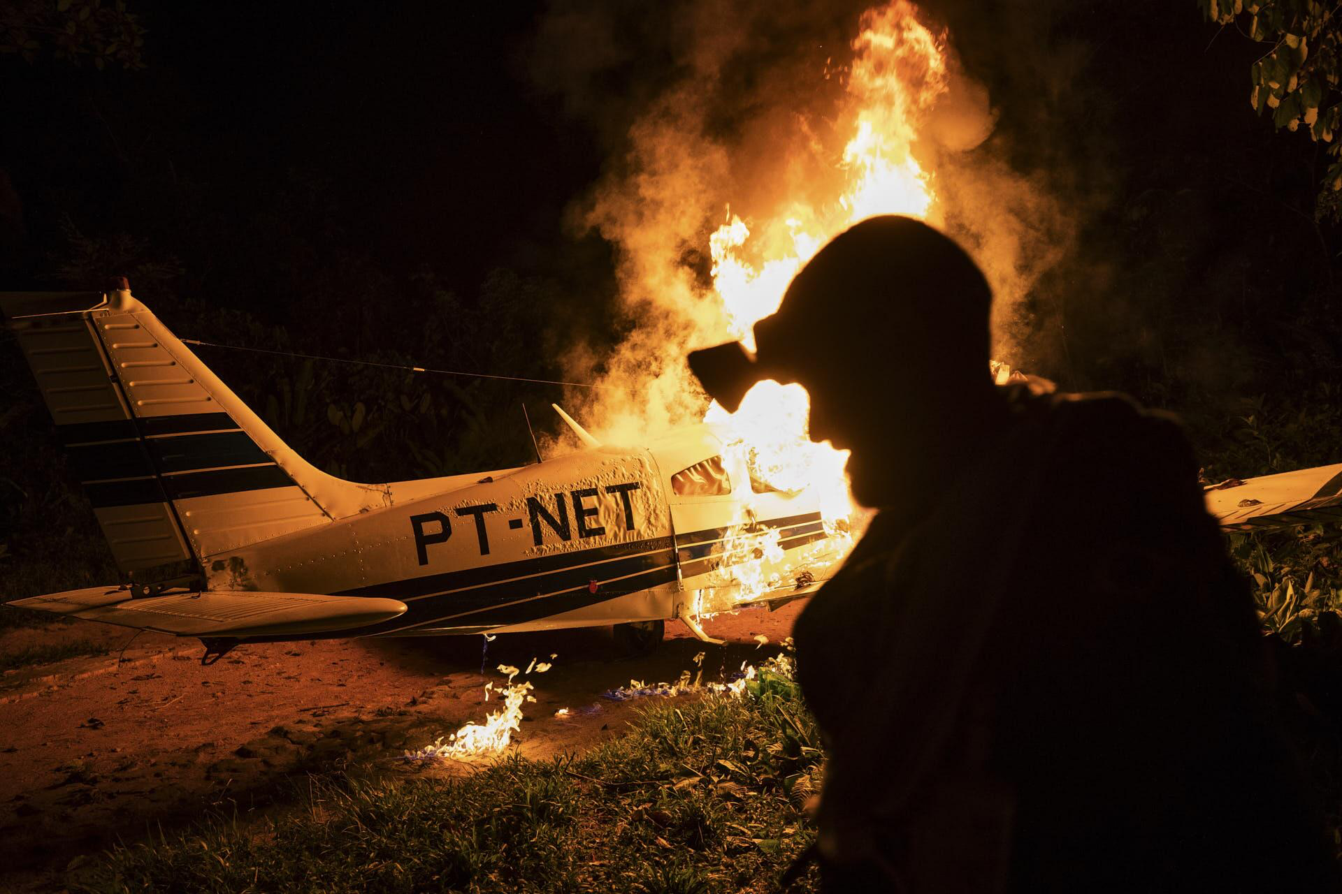 Avioneta incendiada por narco-minería