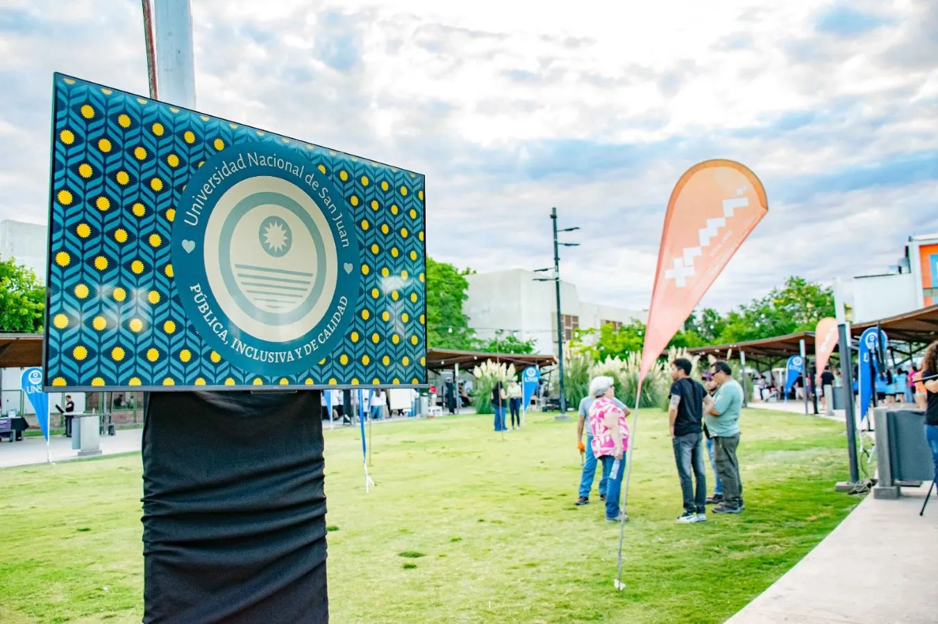 Actividades académicas y científicas, Noche de Universidades UNSJ formación minería San Juan.