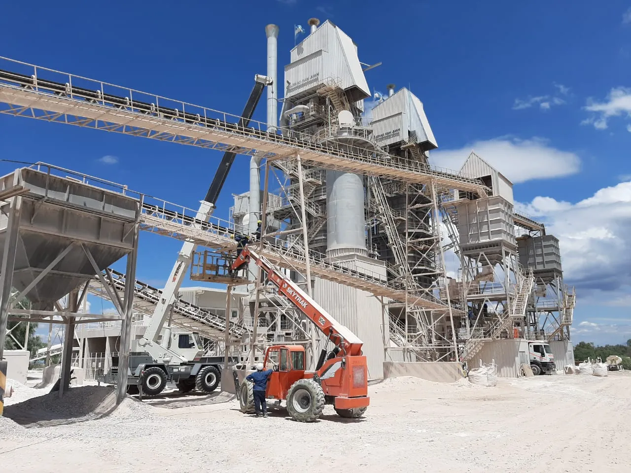 Caleras San Juan invierte en cuarto horno para abastecer la demanda de cal de la minería chilena.