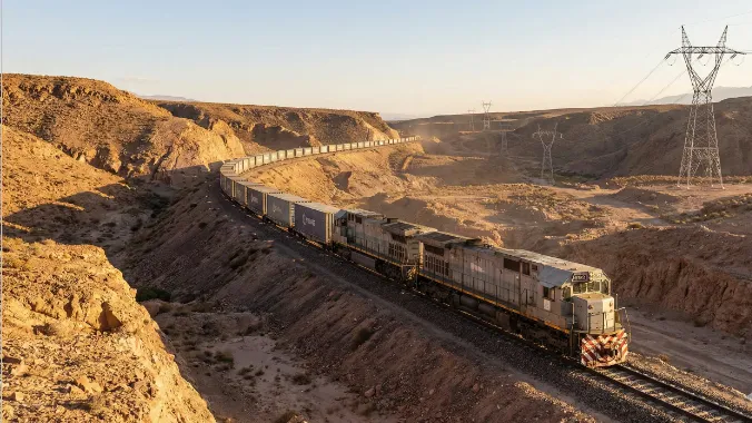 Infraestructura logística y ferroviaria para la Minería en Argentina 2026. Imagen ilustrativa de ACERO Y ROCA