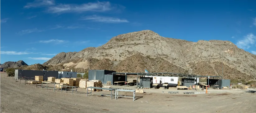 Operarios trabajando en la planta de Casposo.