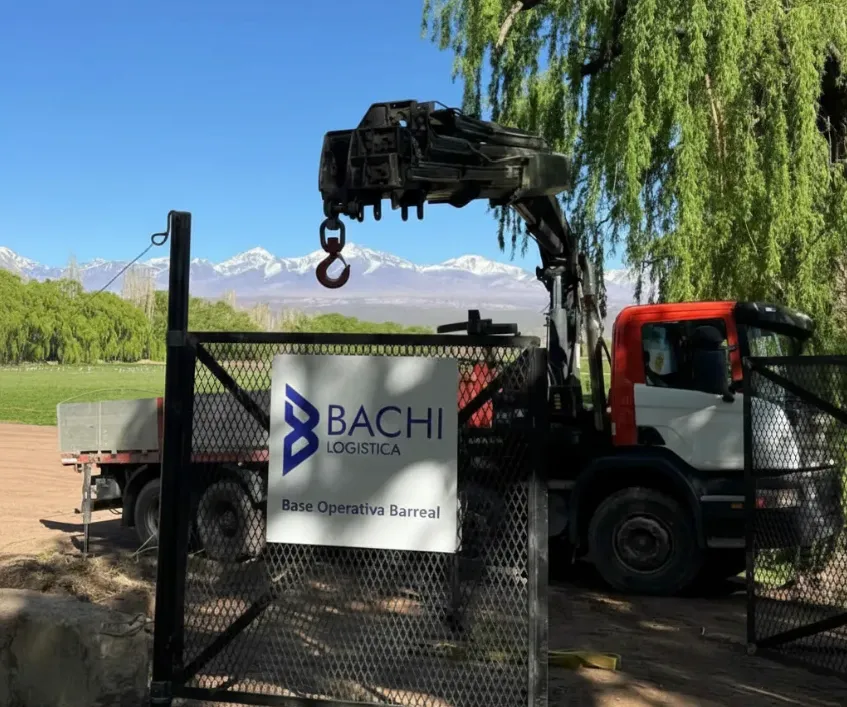Vista panorámica de la base operativa de Logística Bachi en Barreal, Cuyo.