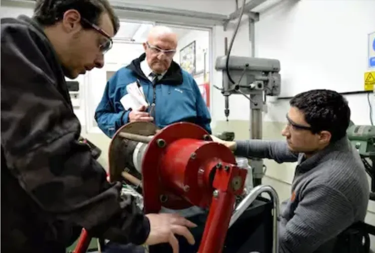 Acero y Roca | Magazine Minero - Energía undimotriz, ¿De qué se trata, es aplicable en minería?