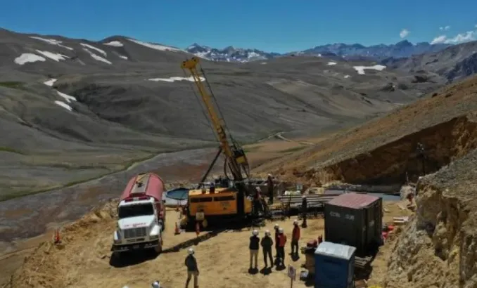 Proveedores mineros de Malargüe en trabajos técnicos.